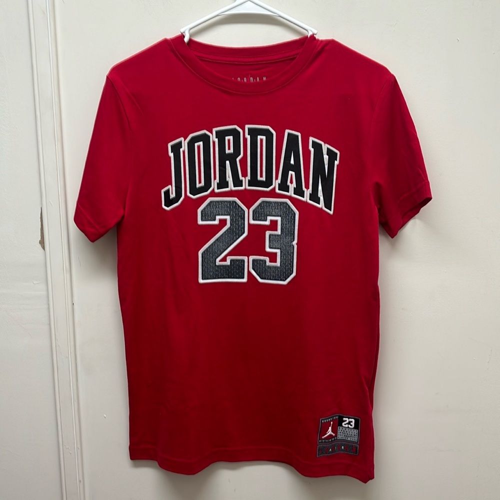 JORDAN 23 Basketball Top - Size XL (Boys)